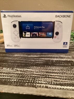 Sony Backbone Mobile Controller - White and Black Accents